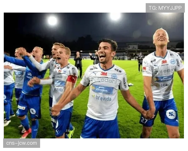 点球争议：兰斯对布雷斯特比赛中，VAR介入取消主队点球判罚